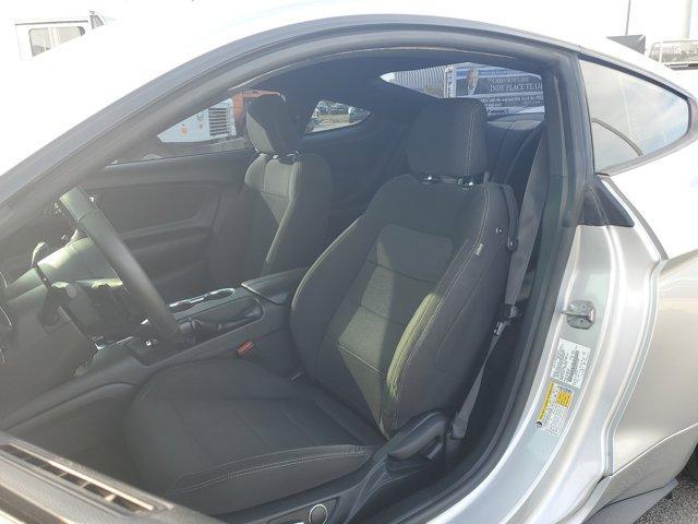 Photo of 2016 Ingot Silver Metallic Ford Mustang