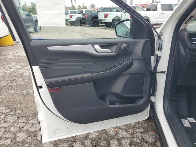 Photo of 2026 Star White Ford Escape