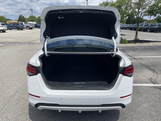 Photo of 2022 Cloud White Nissan Sentra