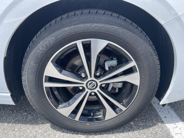 Photo of 2022 Cloud White Nissan Sentra