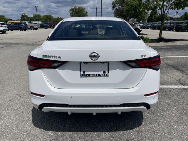 Photo of 2022 Cloud White Nissan Sentra
