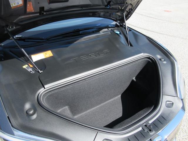 Photo of 2017 Silver Metallic Tesla Model S