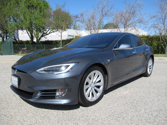 Photo of 2017 Silver Metallic Tesla Model S