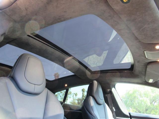 Photo of 2017 Silver Metallic Tesla Model S