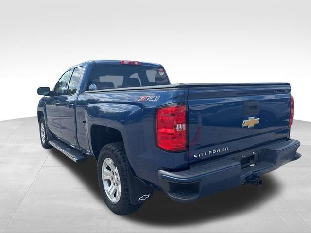 Photo of 2017 Deep Ocean Blue Metallic Chevrolet Silverado 1500