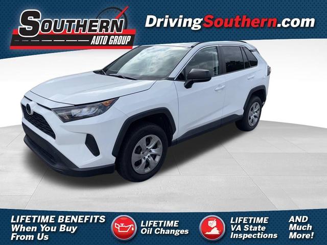 Photo of 2019 Super White Toyota RAV4