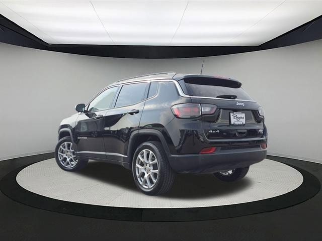 Photo of 2022 Diamond Black Jeep Compass