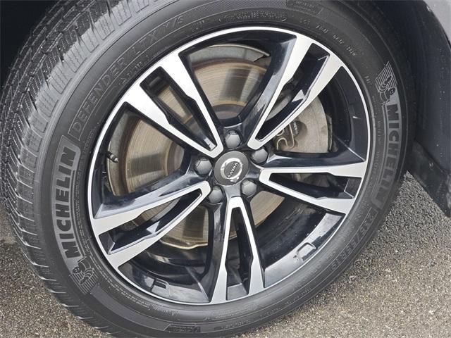 Photo of 2018 Gray Metallic Volvo XC60