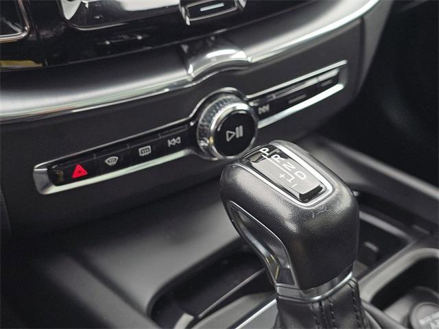 Photo of 2018 Gray Metallic Volvo XC60
