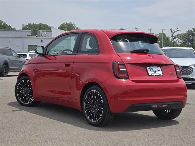 Photo of 2024 Red FIAT 500e