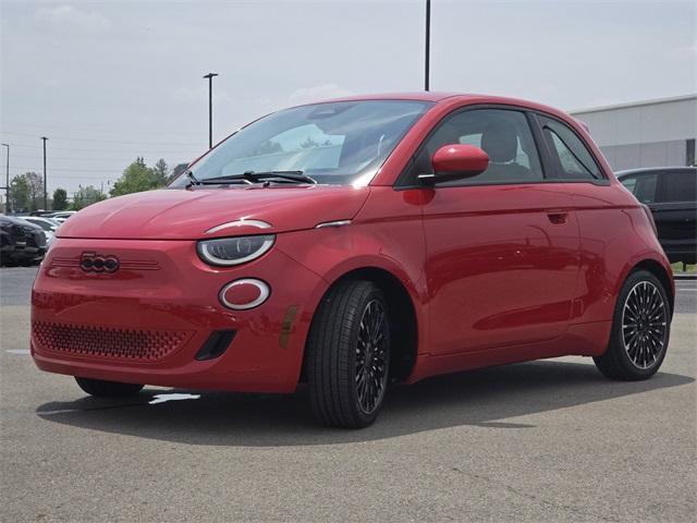 Photo of 2024 Red FIAT 500e