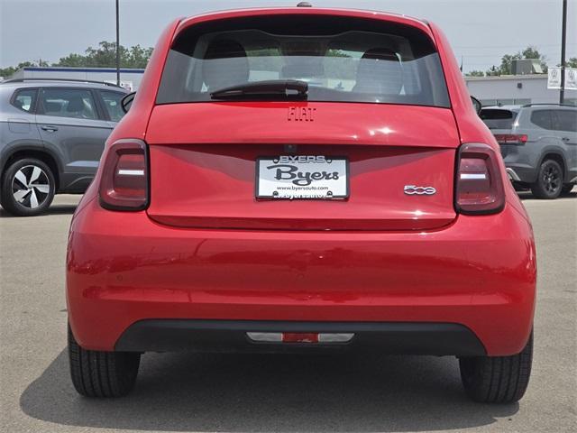 Photo of 2024 Red FIAT 500e