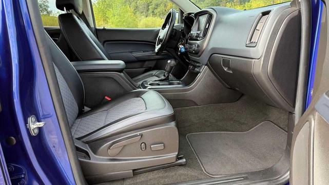 Photo of 2016 Laser Blue Chevrolet Colorado