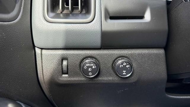 Photo of 2016 Laser Blue Chevrolet Colorado