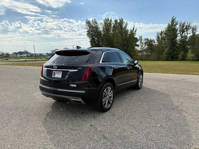 Photo of 2025 Stellar Black Metallic Cadillac XT5