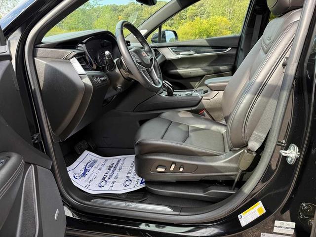 Photo of 2025 Stellar Black Metallic Cadillac XT5