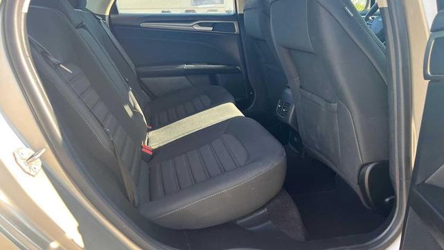 Photo of 2019 White Gold Metallic Ford Fusion