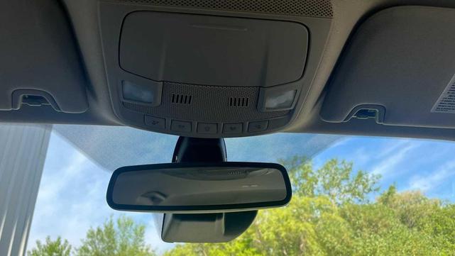 Photo of 2019 White Gold Metallic Ford Fusion