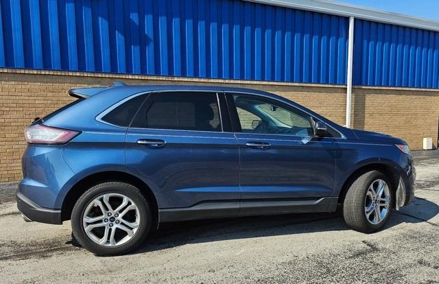 Photo of 2018 Blue Metallic Ford Edge