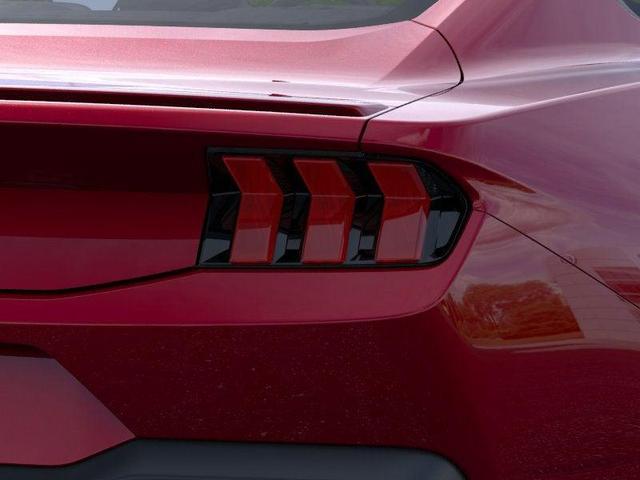Photo of 2025 Molten Ford Mustang