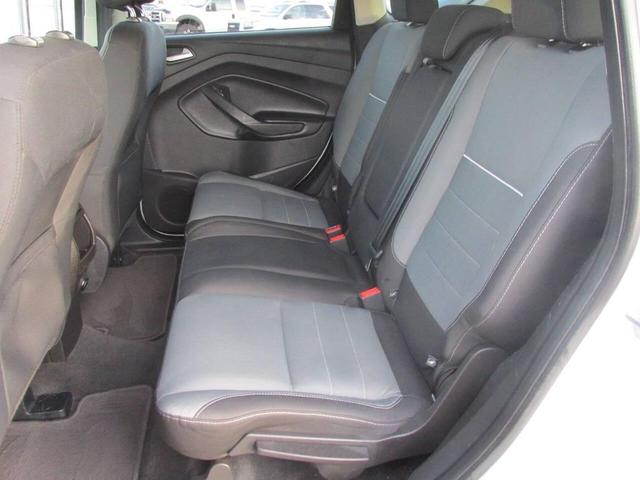 Photo of 2015 White Ford Escape
