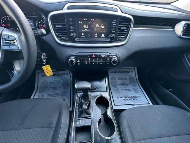 Photo of 2020 Gravity Grey Kia Sorento