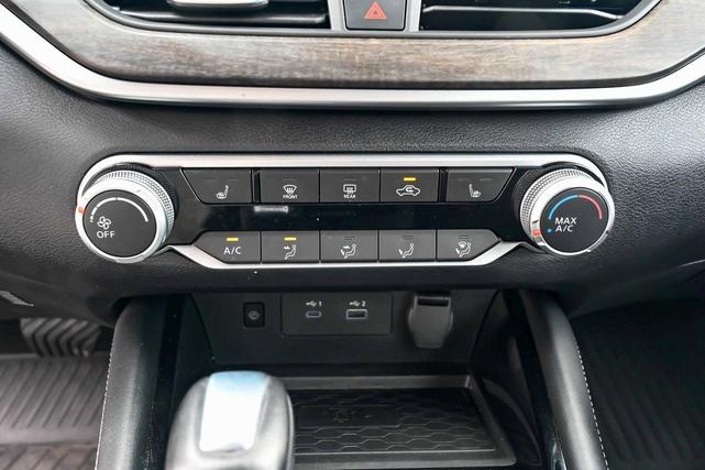 Photo of 2023 Brilliant Silver Metallic Nissan Altima