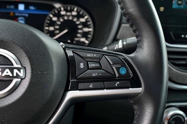 Photo of 2023 Brilliant Silver Metallic Nissan Altima