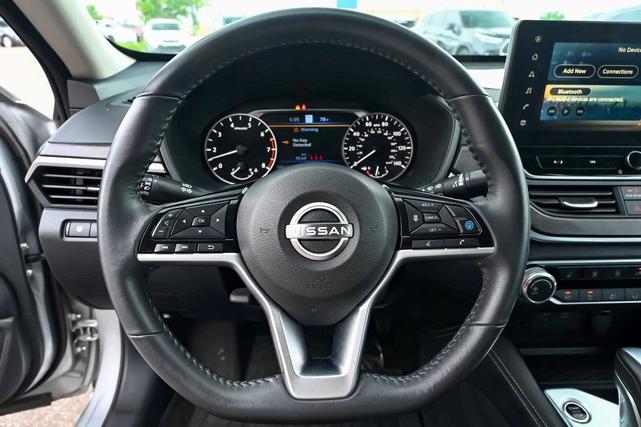 Photo of 2023 Brilliant Silver Metallic Nissan Altima