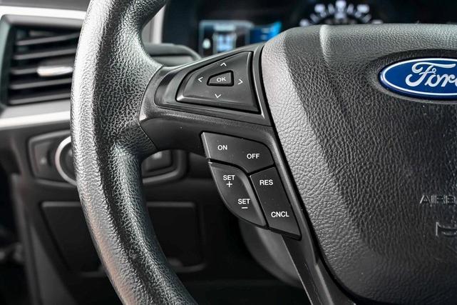 Photo of 2022 Agate Black Metallic Ford Edge