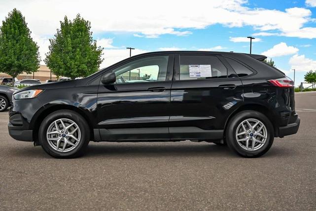 Photo of 2022 Agate Black Metallic Ford Edge