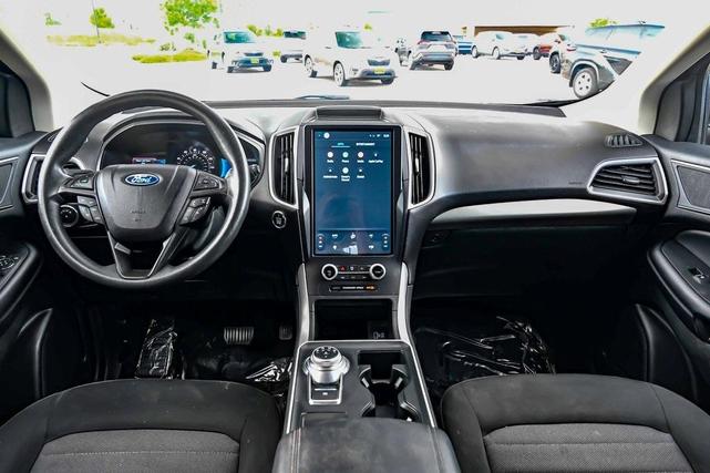 Photo of 2022 Agate Black Metallic Ford Edge