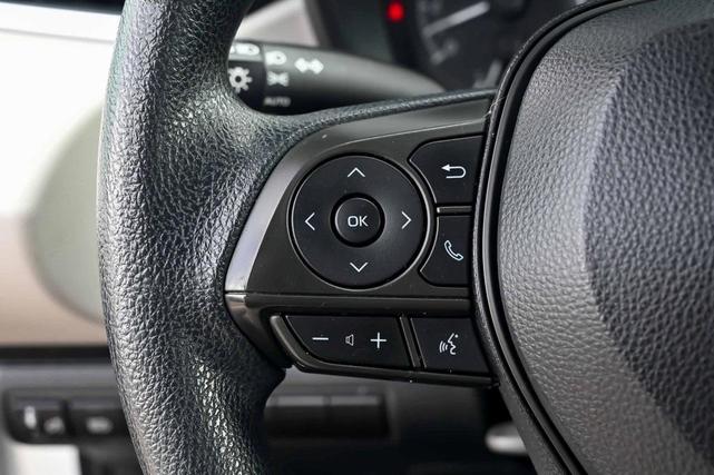 Photo of 2021 White Toyota Corolla