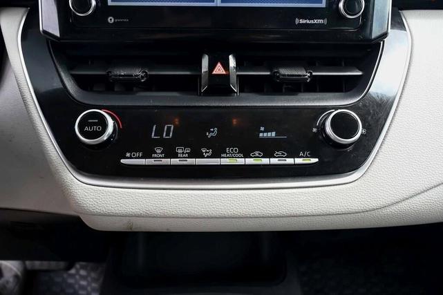 Photo of 2021 White Toyota Corolla