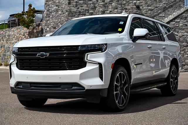 Photo of 2023 Iridescent Pearl Tricoat Chevrolet Suburban