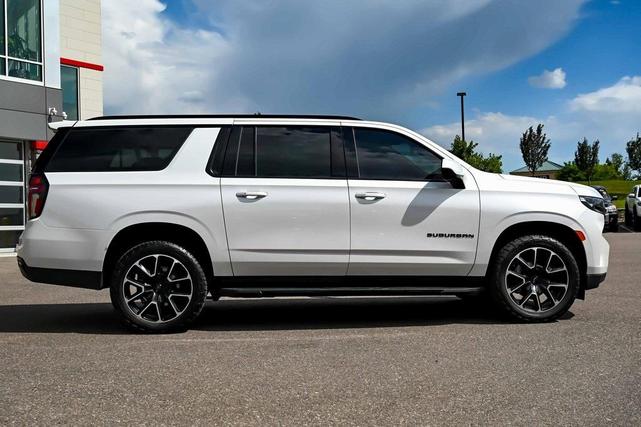 Photo of 2023 Iridescent Pearl Tricoat Chevrolet Suburban