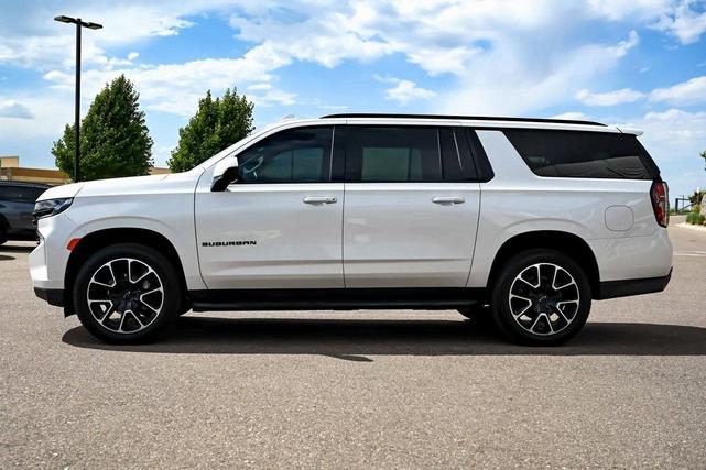 Photo of 2023 Iridescent Pearl Tricoat Chevrolet Suburban