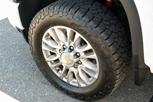 Photo of 2022 Summit White Chevrolet Silverado 3500