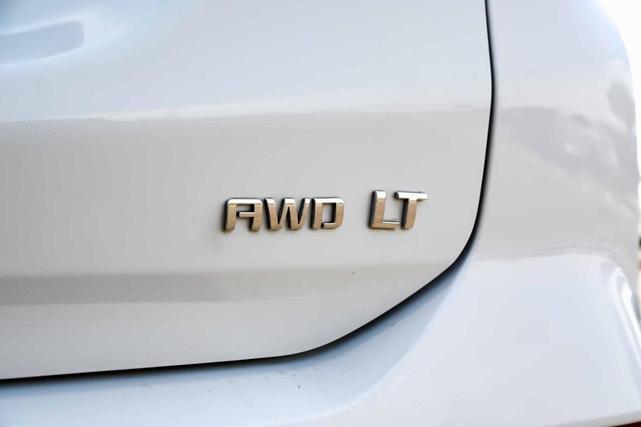 Photo of 2023 Summit White Chevrolet Equinox