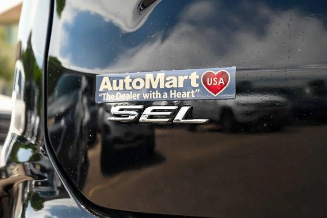 Photo of 2021 Agate Black Metallic Ford Edge