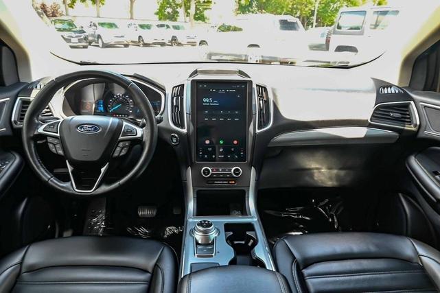 Photo of 2021 Agate Black Metallic Ford Edge