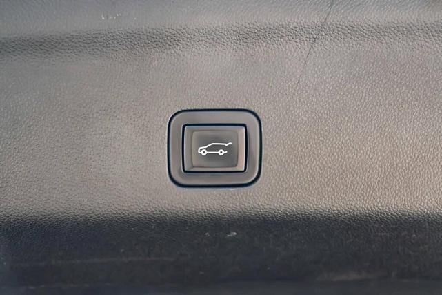 Photo of 2023 Midnight Blue Metallic GMC Yukon XL