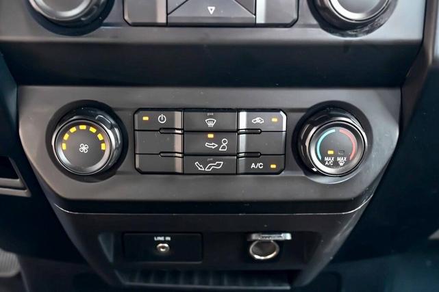 Photo of 2015 Oxford White Ford F-150