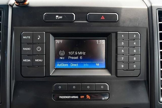Photo of 2015 Oxford White Ford F-150