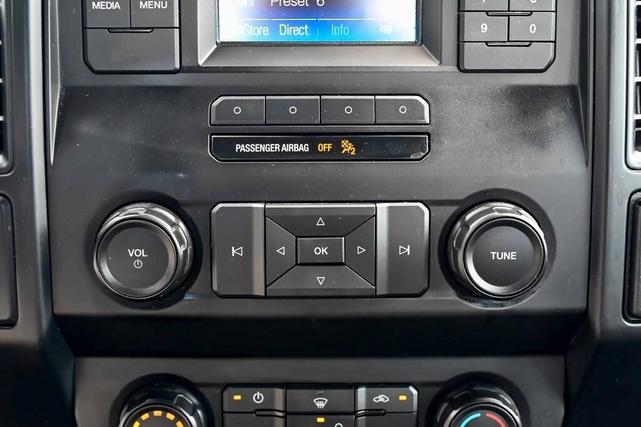 Photo of 2015 Oxford White Ford F-150