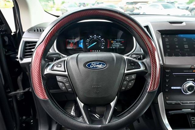 Photo of 2018 Shadow Black Ford Edge