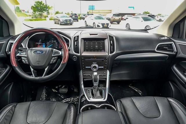 Photo of 2018 Shadow Black Ford Edge