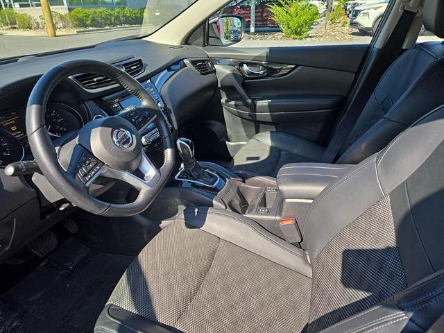Photo of 2022 Gun Metallic Nissan Rogue Sport