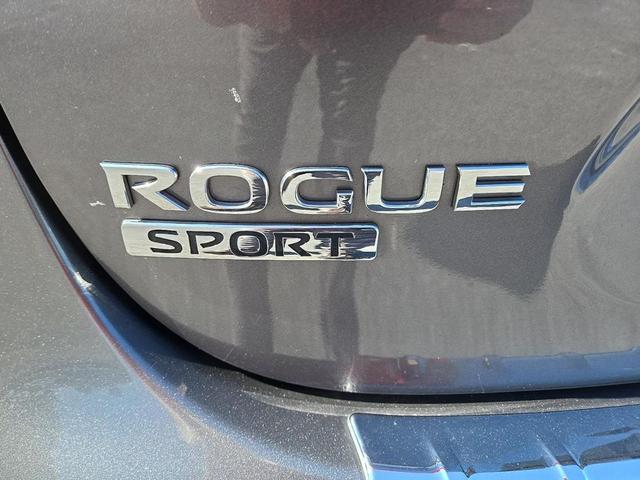Photo of 2022 Gun Metallic Nissan Rogue Sport