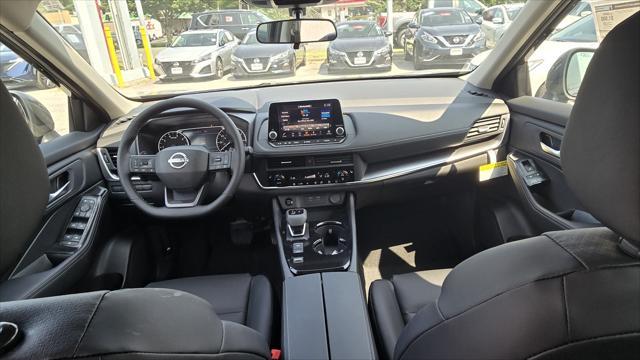 Photo of 2025 Super Black Nissan Rogue